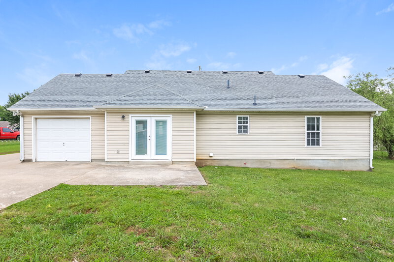 2,920/Mo, 1912 Guildford Dr La Vergne, TN 37086 Rear View
