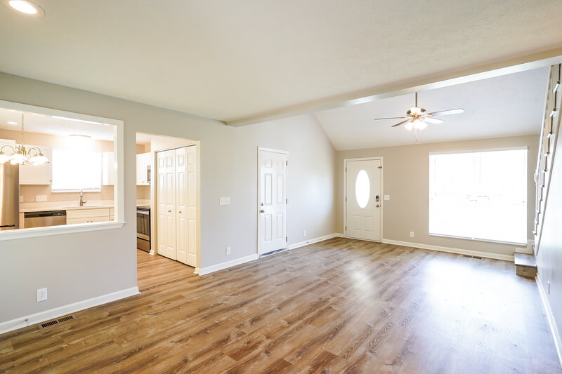 2,150/Mo, 811 Neelys Chase Dr Madison, TN 37115 Living Room View 2