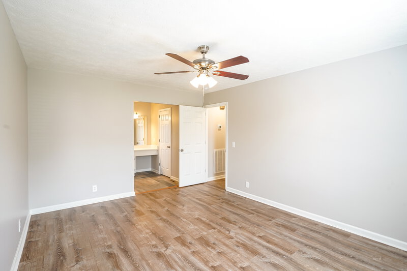 2,150/Mo, 811 Neelys Chase Dr Madison, TN 37115 Main Bedroom View 2