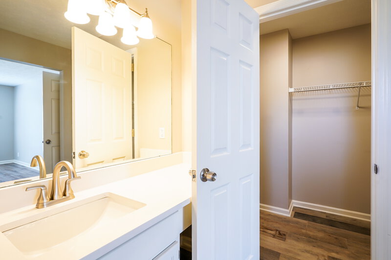 2,150/Mo, 811 Neelys Chase Dr Madison, TN 37115 Main Bathroom View 2