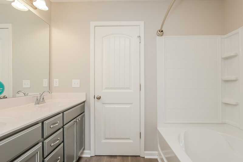 2,290/Mo, 237 Eusa Cantrell Ln Smyrna, TN 37167 Main Bathroom View 2