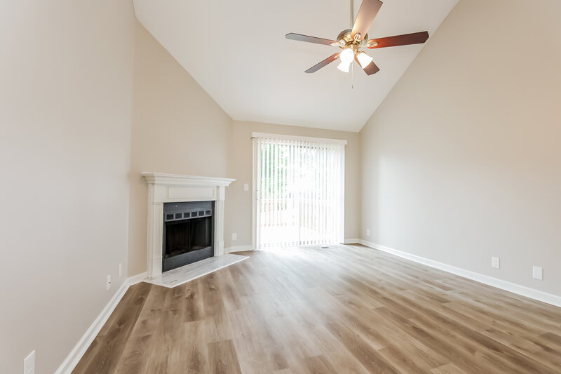 2,760/Mo, 114 Cloverfield Ct Hendersonville, TN 37075 Living Room View