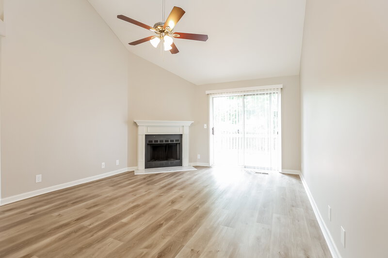 2,760/Mo, 114 Cloverfield Ct Hendersonville, TN 37075 Living Room View 2