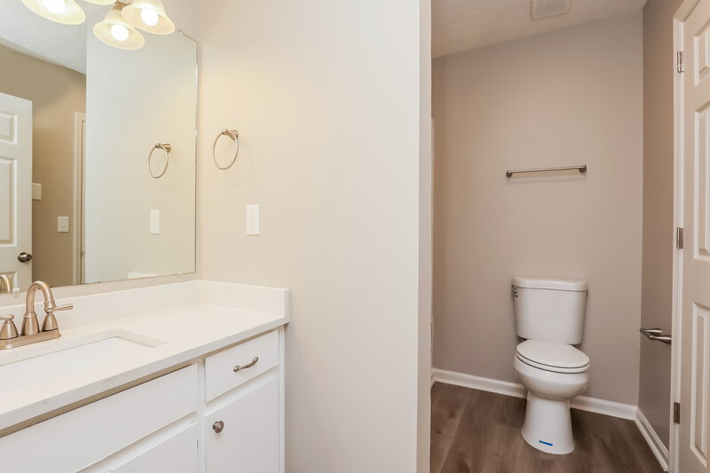 2,760/Mo, 114 Cloverfield Ct Hendersonville, TN 37075 Main Bathroom View