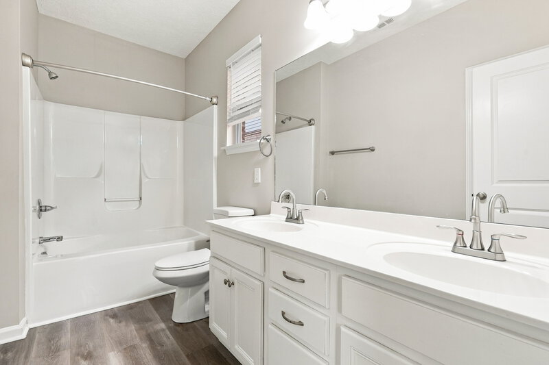 2,365/Mo, 119 Annapolis Bend Cir Hendersonville, TN 37075 Primary Bathroom View