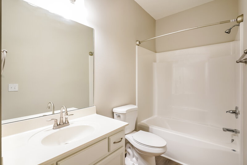 2,440/Mo, 119 Annapolis Bend Cir Hendersonville, TN 37075 Bathroom View