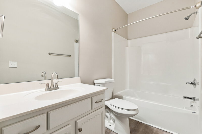 2,365/Mo, 119 Annapolis Bend Cir Hendersonville, TN 37075 Bathroom View