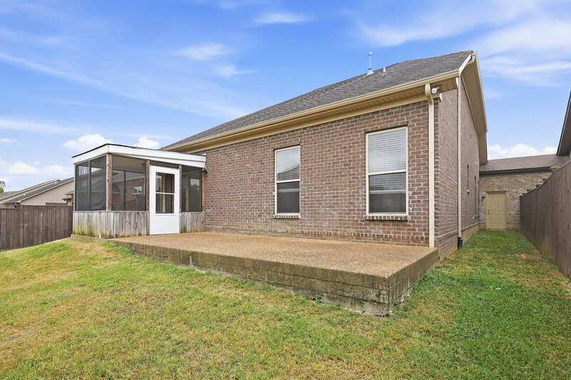 2,365/Mo, 119 Annapolis Bend Cir Hendersonville, TN 37075 Rear View
