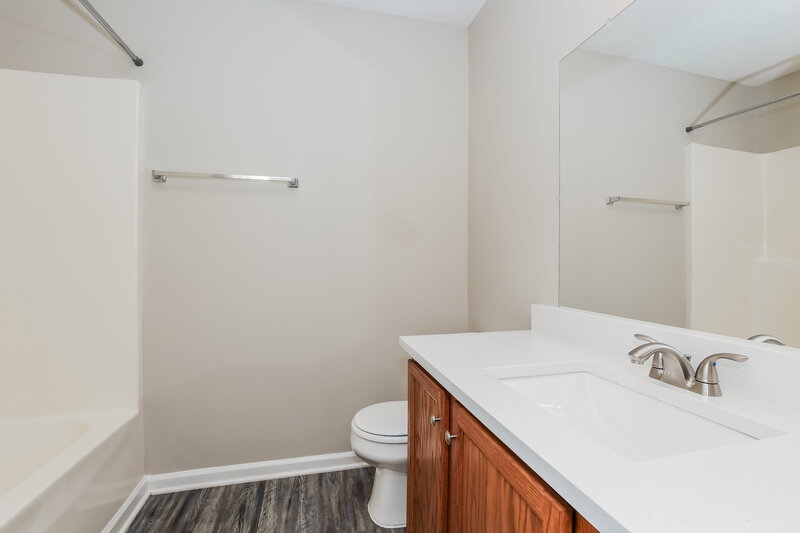 2,070/Mo, 1283 Tiree Dr Murfreesboro, TN 37128 Bathroom View