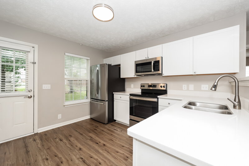 1,915/Mo, 233 Indian Park Dr Murfreesboro, TN 37128 Kitchen View 2