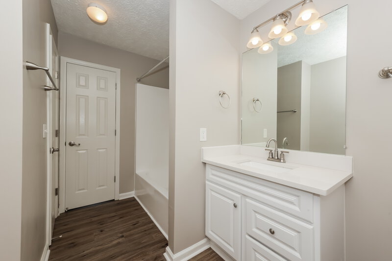1,915/Mo, 233 Indian Park Dr Murfreesboro, TN 37128 Main Bathroom View