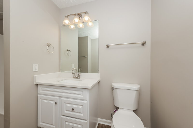 1,915/Mo, 233 Indian Park Dr Murfreesboro, TN 37128 Bathroom View