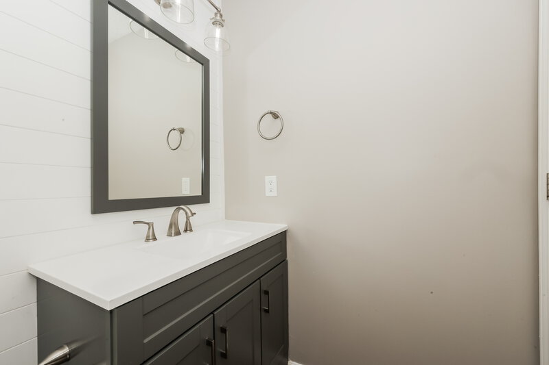 1,915/Mo, 233 Indian Park Dr Murfreesboro, TN 37128 Bathroom View 2