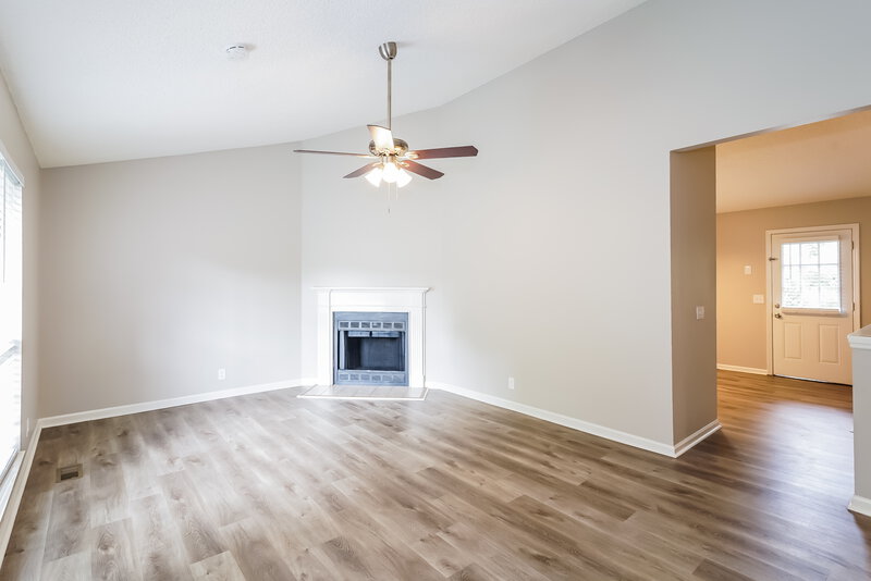 2,290/Mo, 5729 Collinwood Ct Antioch, TN 37013 Living Room View