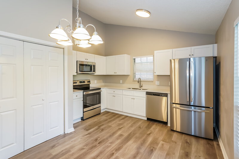 2,290/Mo, 5729 Collinwood Ct Antioch, TN 37013 Dining Room View