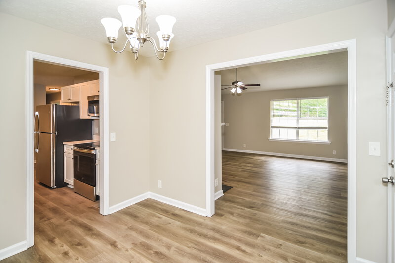 2,255/Mo, 4560 Whites Creek Pike Whites Creek, TN 37189 Dining Room View