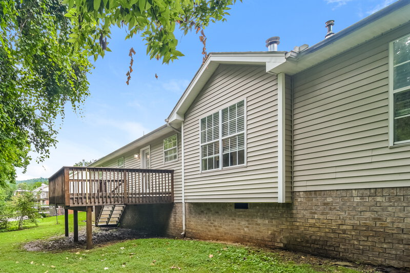 2,255/Mo, 4560 Whites Creek Pike Whites Creek, TN 37189 Rear View 2