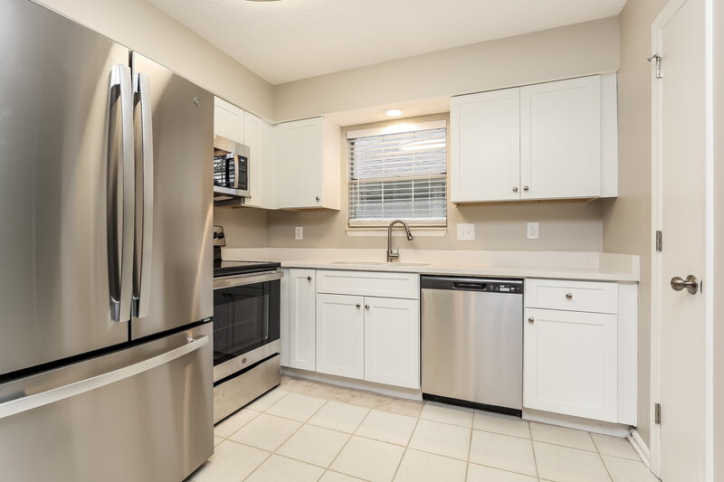 2,350/Mo, 129 Agee Cir E Hendersonville, TN 37075 Kitchen View