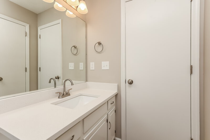 2,350/Mo, 129 Agee Cir E Hendersonville, TN 37075 Bathroom View