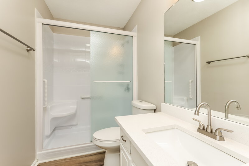 2,350/Mo, 129 Agee Cir E Hendersonville, TN 37075 Bathroom View 2