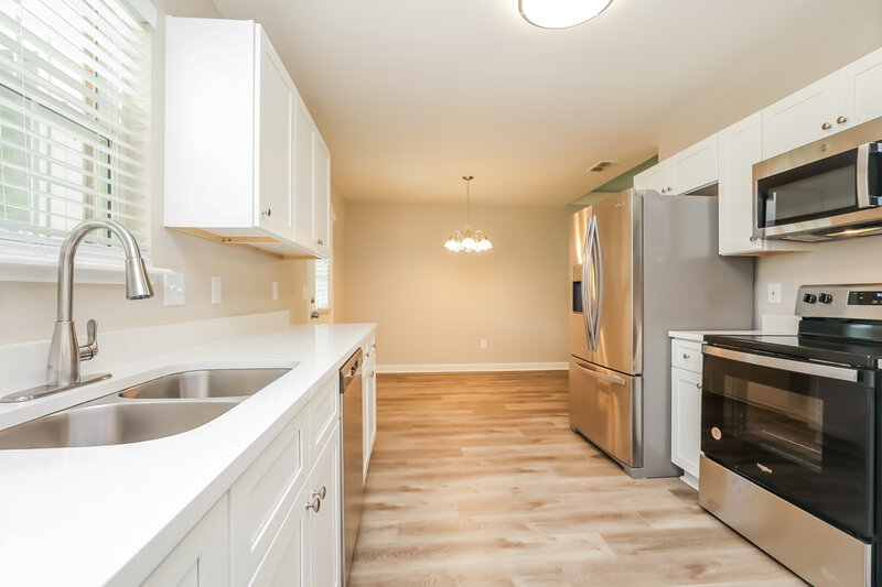 2,140/Mo, 407 Cindi Ct Smyrna, TN 37167 Kitchen View 3