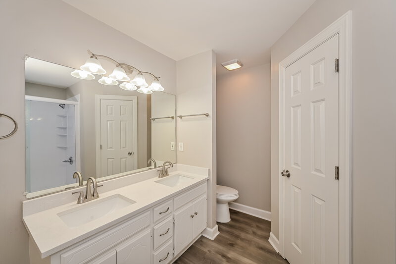2,230/Mo, 407 Cindi Ct Smyrna, TN 37167 Main Bathroom View 2