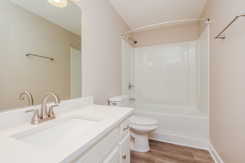 2,140/Mo, 407 Cindi Ct Smyrna, TN 37167 Bathroom View