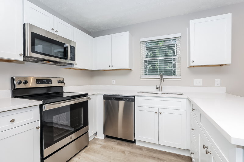 1,935/Mo, 3409 Towneship Rd Antioch, TN 37013 Kitchen View 2