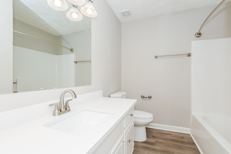 1,935/Mo, 3409 Towneship Rd Antioch, TN 37013 Main Bathroom View
