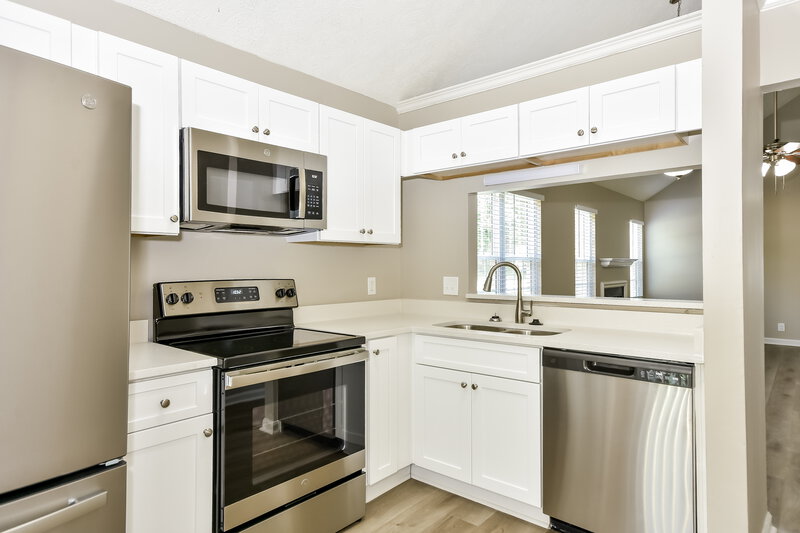 3,240/Mo, 2000 Mansker Dr Goodlettsville, TN 37072 Kitchen View 2