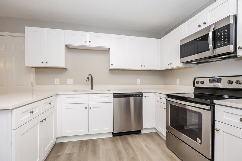 1,860/Mo, 3020 Towne Valley Rd Antioch, TN 37013 Kitchen View 2