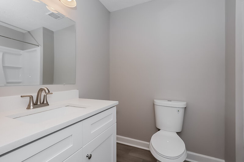 1,860/Mo, 3020 Towne Valley Rd Antioch, TN 37013 Bathroom View