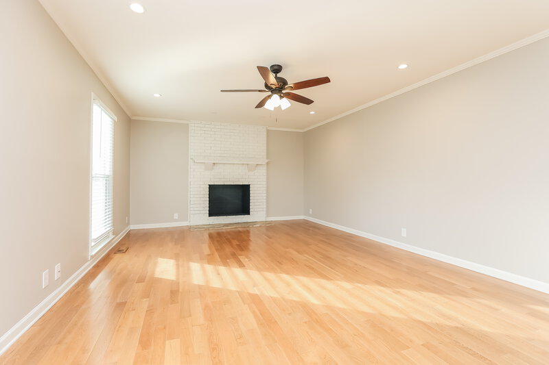 2,089/Mo, 703 Irongate Blvd # A1 Murfreesboro, TN 37129 Living Room View 3