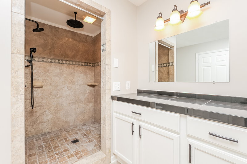 2,089/Mo, 703 Irongate Blvd # A1 Murfreesboro, TN 37129 Bathroom View