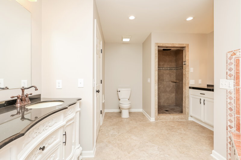 2,089/Mo, 703 Irongate Blvd # A1 Murfreesboro, TN 37129 Bathroom View 2
