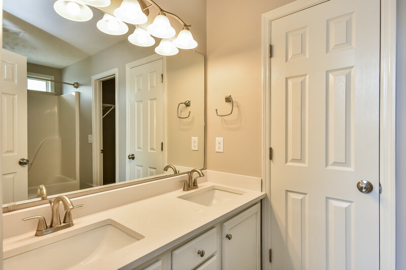 2,345/Mo, 2016 Whitney Creek Dr Antioch, TN 37013 Main Bathroom View