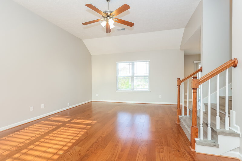 2,060/Mo, 607 Rock Glen Trce Smyrna, TN 37167 Living Room View 2
