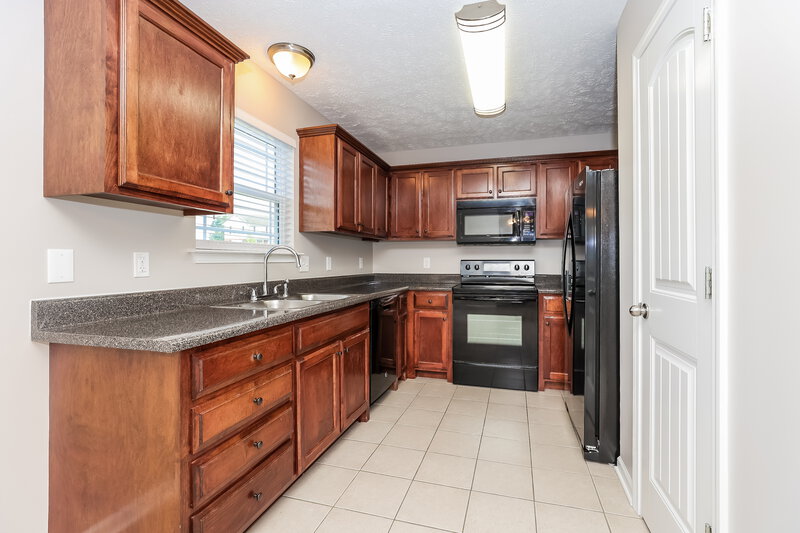 2,060/Mo, 607 Rock Glen Trce Smyrna, TN 37167 Kitchen View