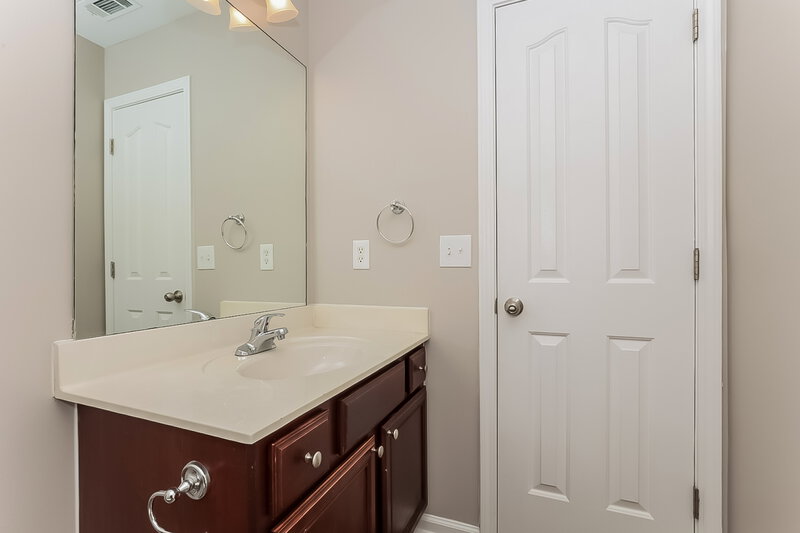 1,990/Mo, 669 Coneflower Trl Antioch, TN 37013 Main Bathroom View