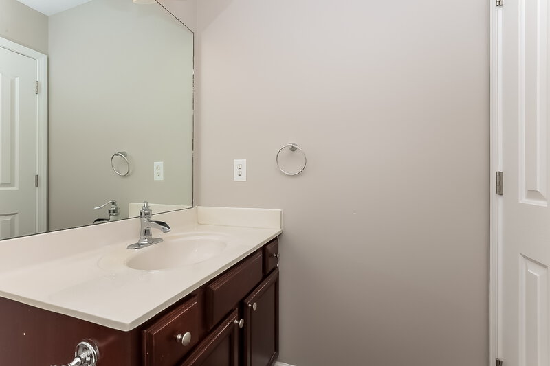 1,990/Mo, 669 Coneflower Trl Antioch, TN 37013 Bathroom View 2
