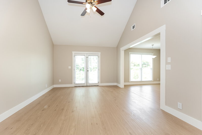 2,130/Mo, 410 Lawson Rd Smyrna, TN 37167 Living Room View 2