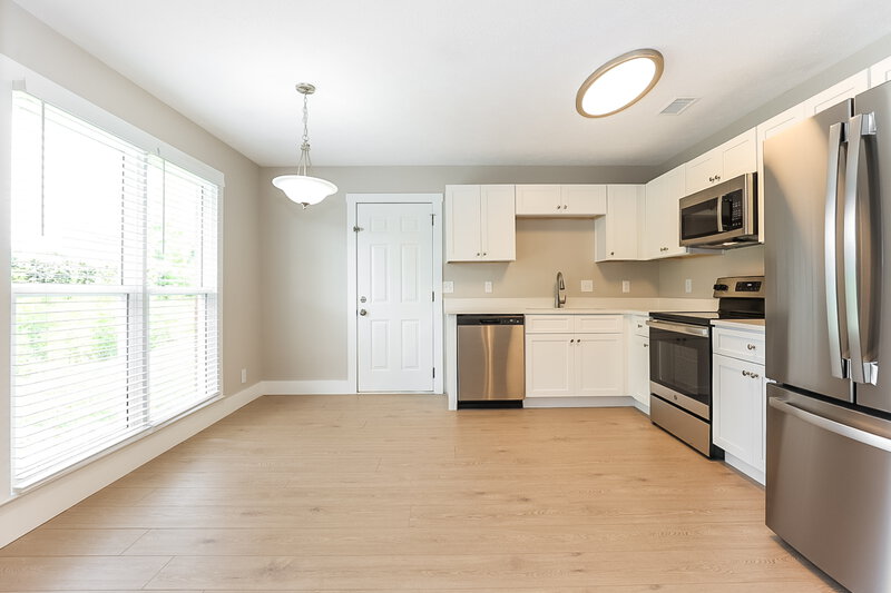 2,130/Mo, 410 Lawson Rd Smyrna, TN 37167 Kitchen View 3