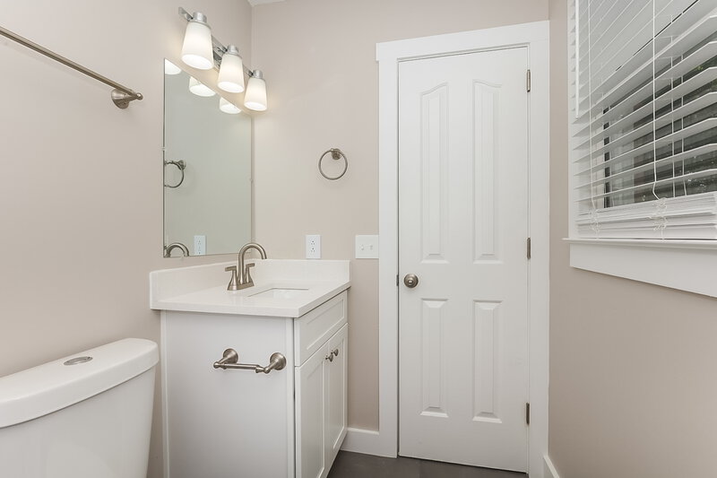 2,130/Mo, 410 Lawson Rd Smyrna, TN 37167 Main Bathroom View