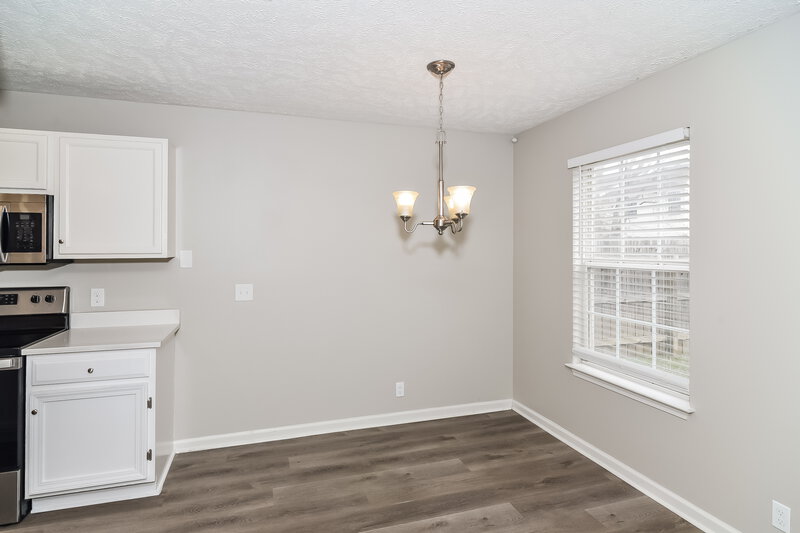 1,860/Mo, 247B Indian Park Dr Murfreesboro, TN 37128 Dining Room View