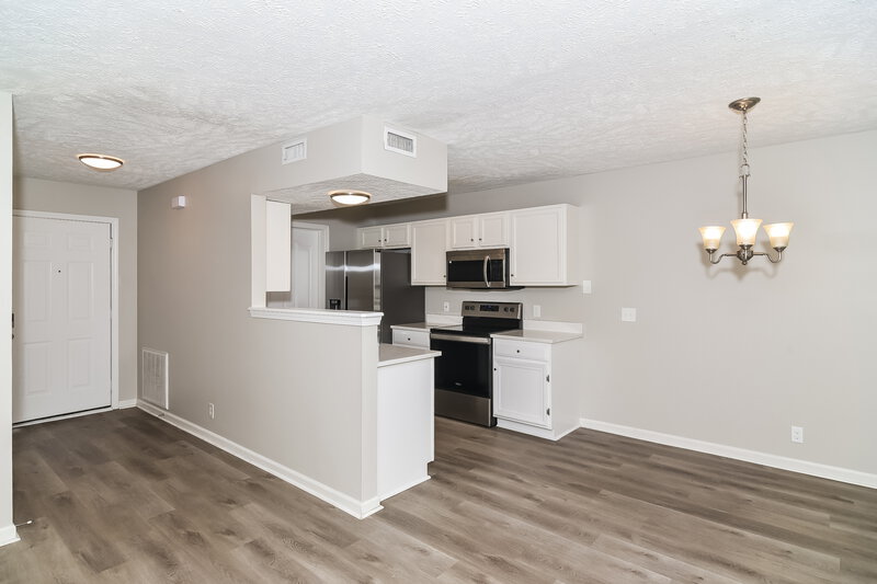 1,860/Mo, 247B Indian Park Dr Murfreesboro, TN 37128 Kitchen View 2