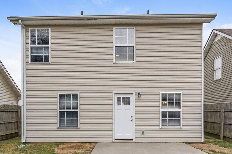 1,860/Mo, 247B Indian Park Dr Murfreesboro, TN 37128 Rear View