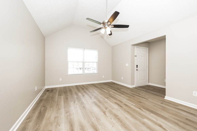 1,965/Mo, 2420 Plymouth Ct Murfreesboro, TN 37127 Living Room View 2