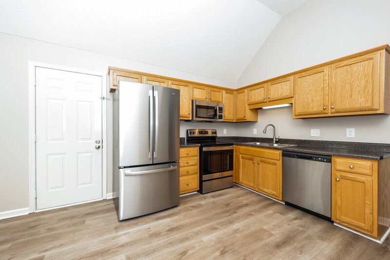 1,965/Mo, 2420 Plymouth Ct Murfreesboro, TN 37127 Kitchen View