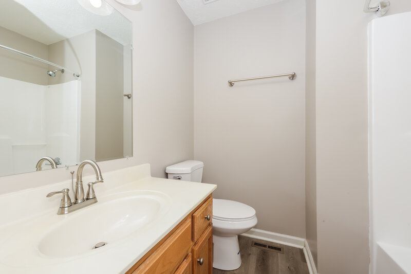 1,965/Mo, 2420 Plymouth Ct Murfreesboro, TN 37127 Bathroom View