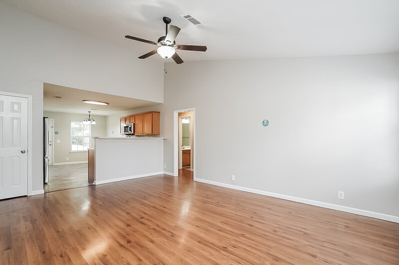 1,765/Mo, 7509 W Winchester Dr Antioch, TN 37013 Living Room View